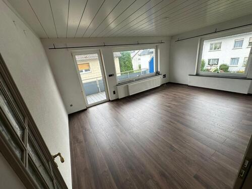 Foto - Renovierte 3-Zimme Wohnung mit neuer Einbauküche und modernem Bad