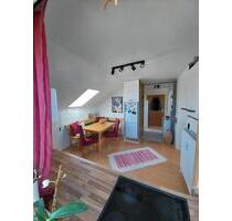 2-Zimmer Dachgeschosswohnung Balkon, Stellplatz & Kellerabteil - Salzweg