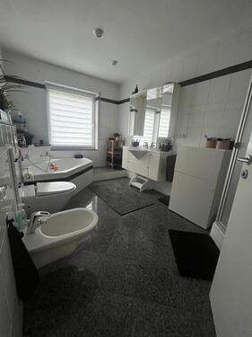 Foto - Erdgeschosswohnung - 1.600,00&nbsp;EUR Kaltmiete, ca.&nbsp; 107,00&nbsp;m&sup2;