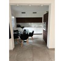 Möblierte 4 Zi Wohnung 120 qm - mit Terrasse & Gartenzugang - Berlin Neukölln