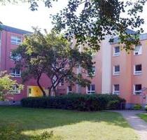 Mitten im Grünen und voll saniert: familienfreundliche 3,5-Zimmer-Wohnung mit großem Wintergarten - Seevetal Holtorfsloh