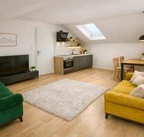 Möbliert & Zentral:Renovierte DG-Wohnung in Fellbach mit EBK - Kornwestheim