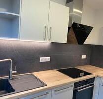 Hochwertig modernisierte Single-Wohnung, neue EBK, Kfz-Stellplatz - Großröhrsdorf