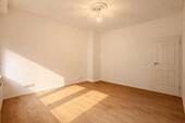 Foto - Helle 2-Zi Altbau-Wohnung inkl. Küche – Erstbezug nach Sanierung