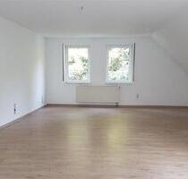 Großzügige DG Wohnung mit Balkon, Aufzug und Tiefgaragenplatz - Bad Salzuflen