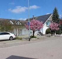 Zweigenerationshaus & Gewerbehalle 966 m² | 1.920 m² Grundstück - Untermeitingen