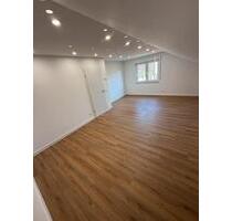 Großzügige, frisch sanierte 3-Zimmer-Whg mit Balkon - Nürtingen