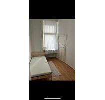 Zimmer in Neukölln! (WG) - 550,00&nbsp;EUR Kaltmiete, ca.&nbsp; 100,00&nbsp;m&sup2; in Berlin (PLZ: 12051) Neukölln