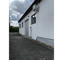 Gewerbehalle mit Büro, Freifläche und Sozialräumen in Schwabbach - Bretzfeld