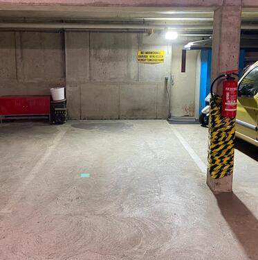 Foto - Tiefgaragenstellplatz - 110,00 EUR Miete,