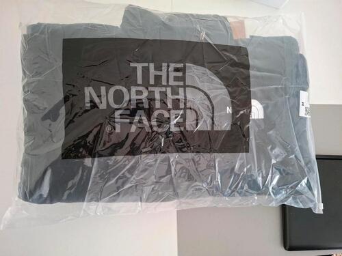Foto - The North Face 1996 Retro Nuptse Jacke in Schwarz