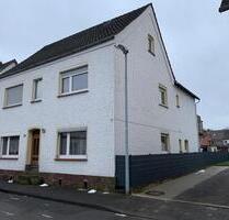 Einfamilienhaus in Lauenförde - 165.000,00&nbsp;EUR Kaufpreis, ca.&nbsp; 170,00&nbsp;m&sup2; in Lauenförde (PLZ: 37697)