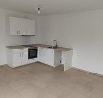 Neuwertiges 2-Zi.-Apartment mit Terrasse & Stellplatz – 750€ warm - Essenbach