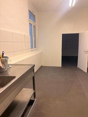 Foto - Lager Atelier Produktion Büro mit Wasser-Stromanschluss