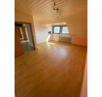 Freundliche Dachgeschosswohnung in Monzelfeld