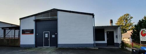 Foto - Lager - bzw. Gewerbehalle mit angeschlossenem Büro in Weilburg