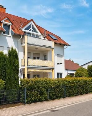 Foto - Wohnung 4 ZI, Erdgeschoss mit Garten, Stellplatz und Garage