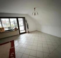 Helle Dachgeschosswohnung mit Wintergarten- 68m²- ruhige Lage - Finnentrop