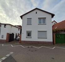 PROVISIONSFREI: ANSCHAUEN LOHNT: Einfamilienhaus mit großer Lager - Großfischlingen