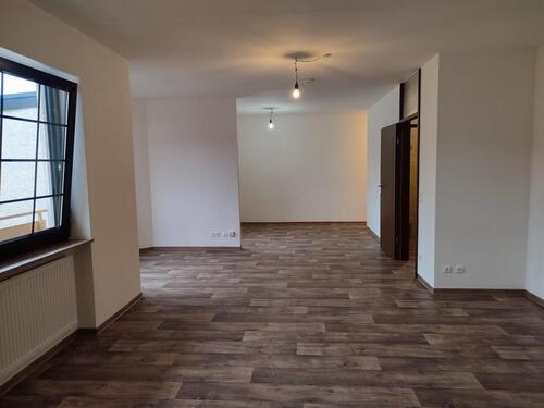 Foto - Modernisierte 2- Zimmer- Wohnung mit Balkon direkt in der Saarlouiser Innenstadt