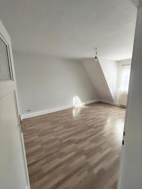 Foto - 2-Zimmer-Wohnung in gepflegtem Wohnhaus mit zentraler Anbindung