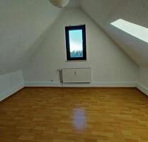 Charmante 2 Zimmer Wohnung Dachgeschoss in Berghausen - Pfinztal