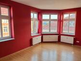 Foto - Großzügige 3-Zimmer-Wohnung mit Stellplatz in zentraler Lage
