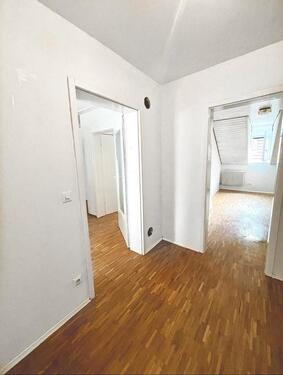 Foto - TOP LAGE renovierte 3 Zimmer mit 78qm + großem Balkon