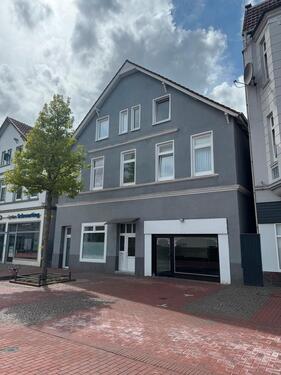 Foto - Wohn- und Geschäftshaus in Nordenham 3 Wohnung +2 Läden vollvermi