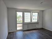 Foto - Attraktive 2-Zimmer-Wohnung mit Balkon im 3. Obergeschoss in Hanau-Wolfgang