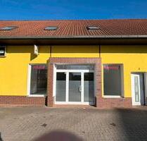 Geschäft laden zu vermieten - 1.000,00&nbsp;EUR Kaltmiete, ca.&nbsp; 145,00&nbsp;m&sup2; in Südliches Anhalt (PLZ: 06369)