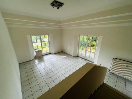 Foto - 2,5 Zimmerwohnung mit Garage in Walmdachvilla! Roding-Süd!