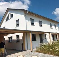 Neuwertige Doppelhaushälfte in Irchenrieth - provosionsfrei