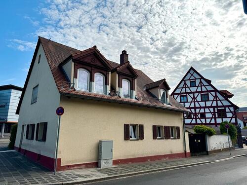 Foto - Großzügiges Ein-Zweifamilienhaus in zentraler Lage Nbg-Mögeldorf