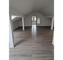 2-Zimmer-Dachgeschosswohnung mit offener Küche und Stellplatz - Michelstadt