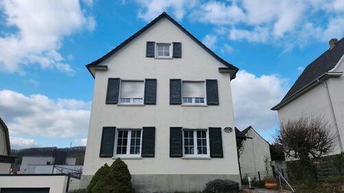 Foto - freistehendes Ein- bis Zweifamilienhaus