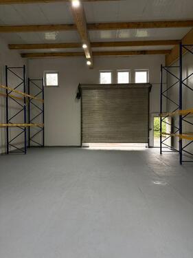 Foto - Lagerhalle Halle Gewerbe Immobilie Lager Produktion