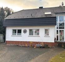 Haushälfte, 130m² mit Kamin Wintergarten Carport über 2 Etagen - Wandlitz