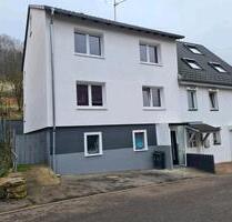Wohnung auf 2 Etage - 1.100,00 EUR Kaltmiete, ca.  100,00 m² in Unterreichenbach (PLZ: 75399)