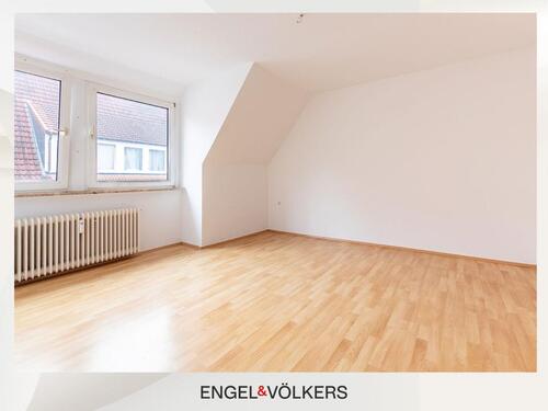 Foto - Helle Dachgeschosswohnung mit 3 Zimmern – zentral & bezugsfrei