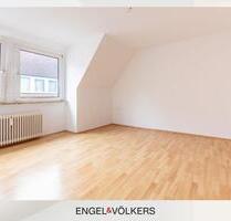 Helle Dachgeschosswohnung mit 3 Zimmern – zentral & bezugsfrei - Emden