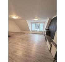 Aktuell: 3 Zi. - EBK - 84 m2 - 3. DG - Bremerhaven Mitte