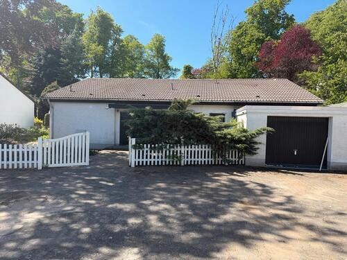 Foto - Freistehende Haus ( Bungalow) - 2.200,00&nbsp;EUR Kaltmiete, ca.&nbsp; 140,00&nbsp;m&sup2;
