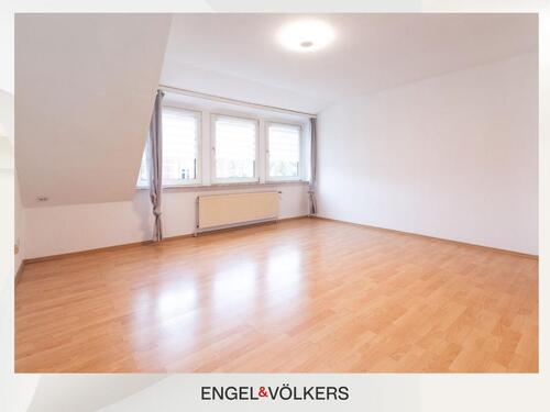 Foto - Charmante 2-Zimmer-DG-Wohnung mit EBK – ideal für Singles oder Paare