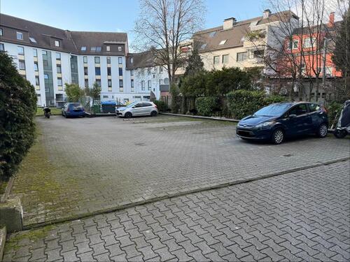 Foto - PKW Stellplatz Solingen Ohligs direkt am HBF