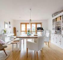 Geräumige 5-Zimmer DHH in München mit Garage, Feldrandlage!