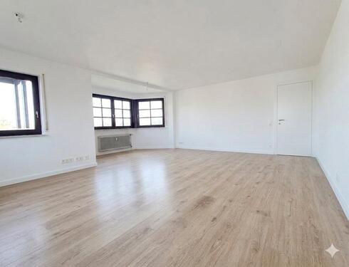 Foto - Frisch renovierte Drei-Zimmer-Wohnung mit schöner Aussicht