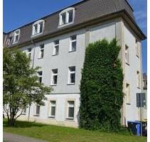 Tolle und Super 4-Raum-Wohnung mit Badmöbel in Waldheim