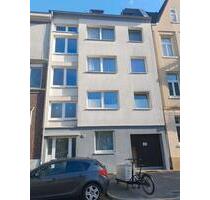 Renovierte 3 Zi. Whg. 77 m² in Krefeld, Lutherplatz mit Garten