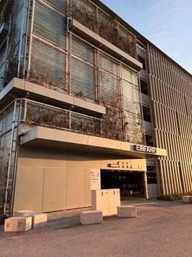 Foto - Parkplatz in Parkhaus am Lagarde Campus zu vermieten